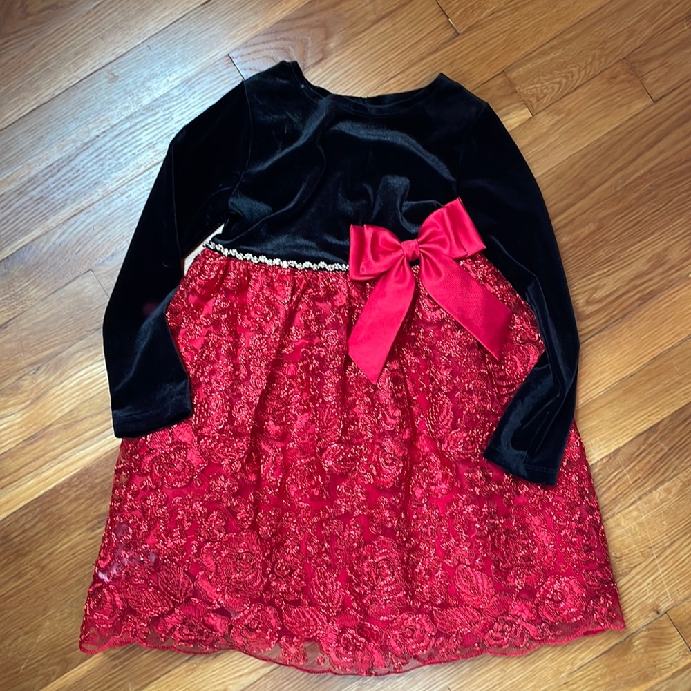 Beautiful Christmas or holiday dress! Rare Editions size 6. Black/red/jewels
